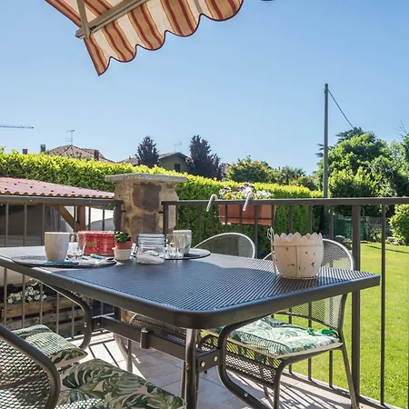 Tinas Yellow Appartement Leggiuno
