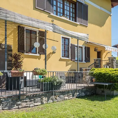Tinas Yellow Appartement *