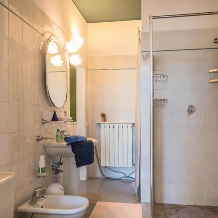 Tinas Yellow Appartement Leggiuno